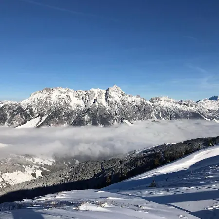 & Golf Zell Am アパート *